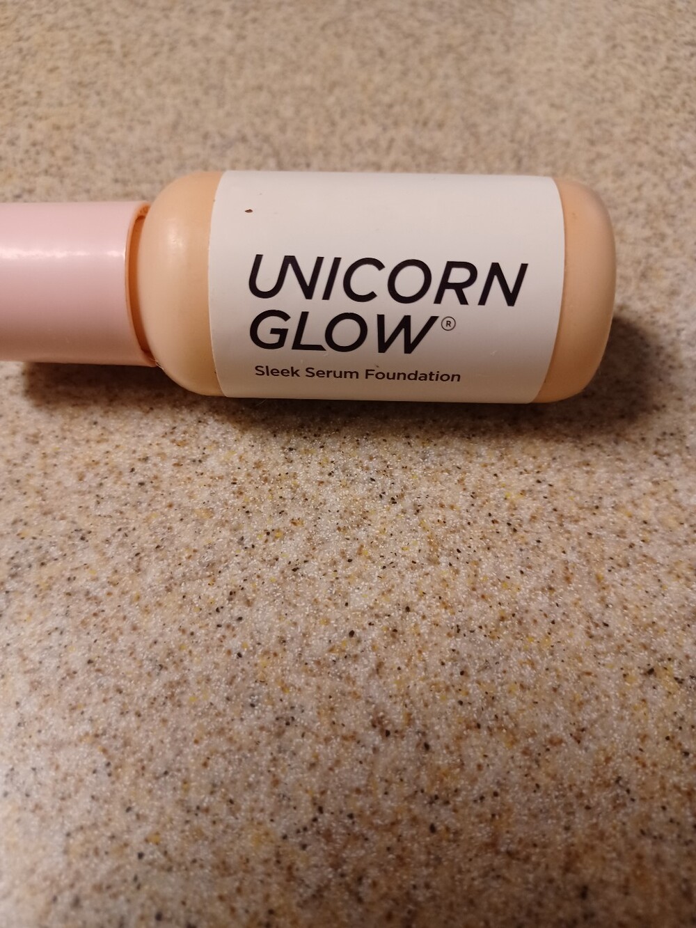 × Unicorn Glow Sleek Serum Foundation - 117C